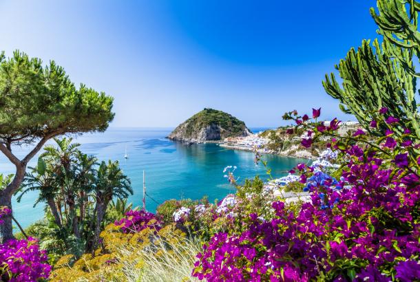 „Magischer Frühling auf Ischia: Entdecken Sie Ihren Traum im Boutique Hotel Villa Bianca!“